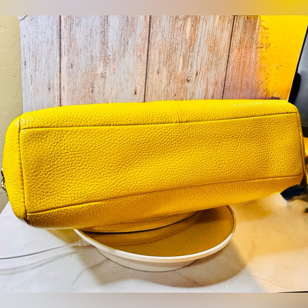 COACH Prairie Satchel in Pebble Leather - Yellow - GUC - Picture 12 of 17